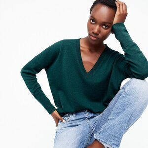BLACK--not green--J. Crew Cashmere V-neck boyfriend sweater relaxed XS BLACK